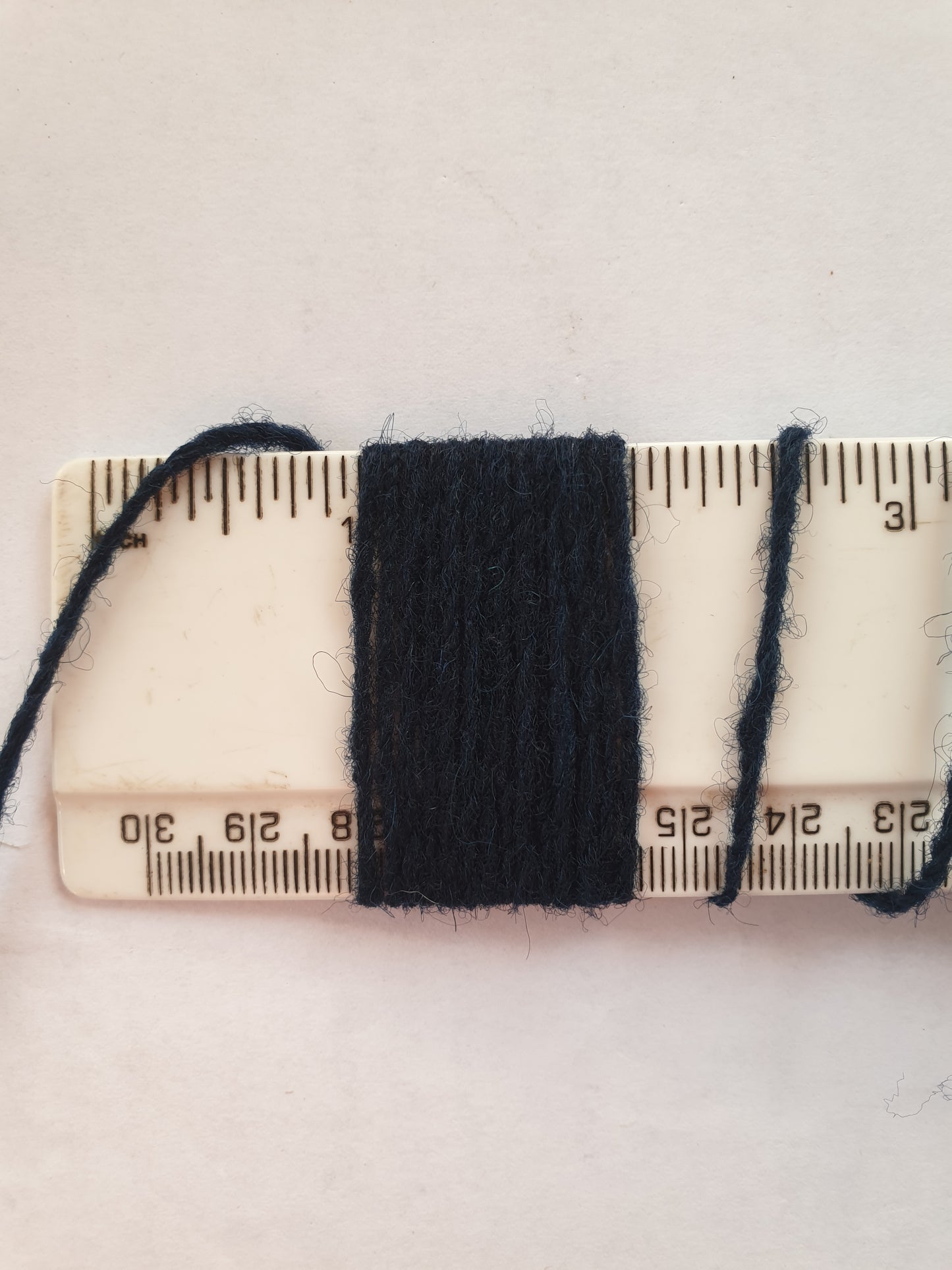 Thin blue denim coloured rug yarn - 13 wpi