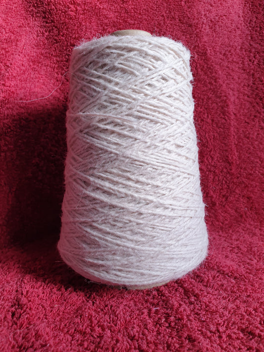 White string coloured hard-wearing wool nylon yarn